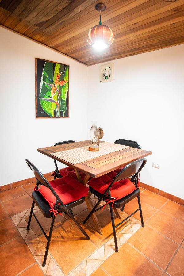 Pochote Lodge Guayabo  Bagian luar foto
